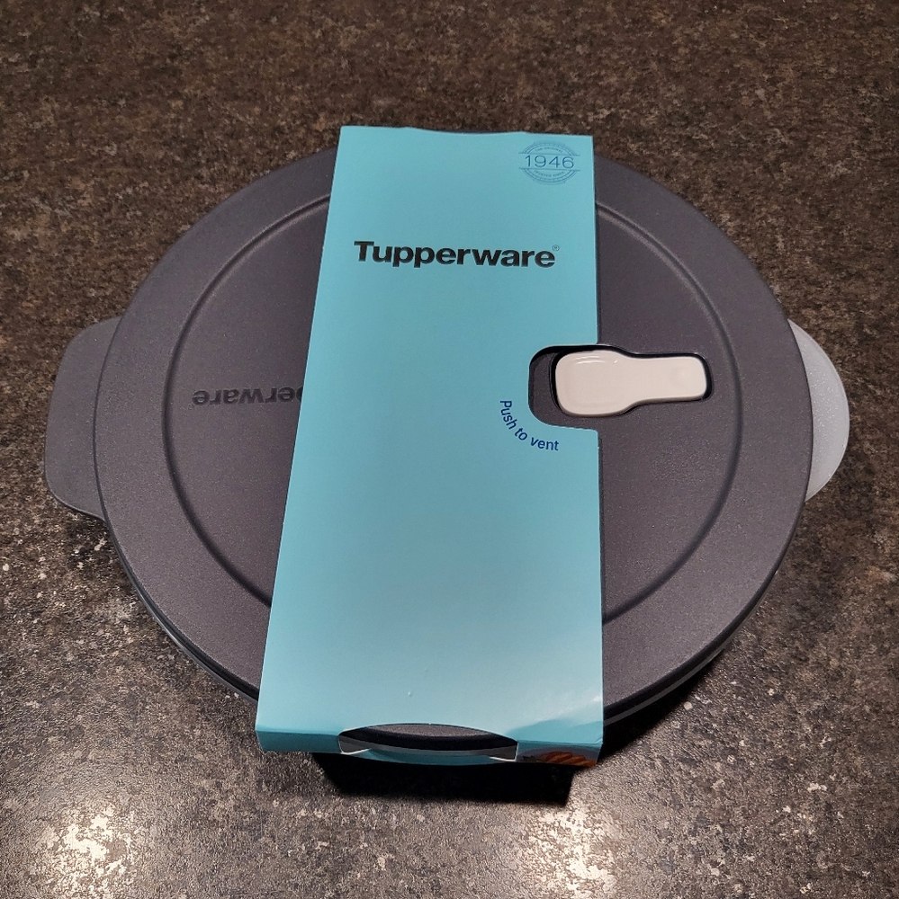 Tupperware Crystalwave Divided Dish
